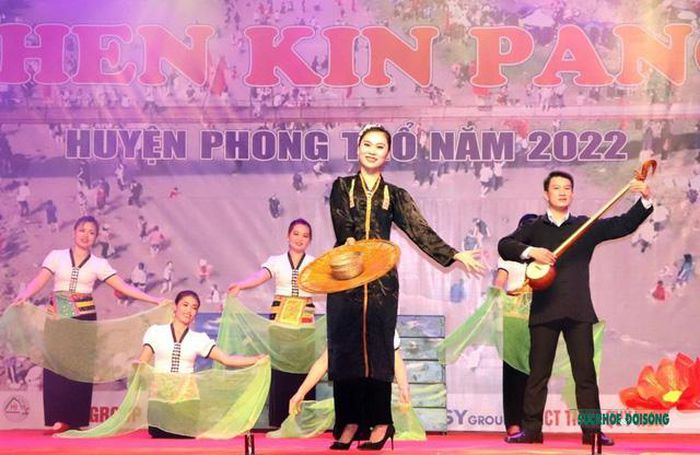 Lễ hội té nước của người Thái trắng Lai Châu - Ảnh 9.