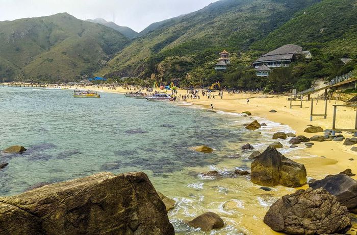 Kỳ Co, bãi biển đẹp bậc nhất Việt Nam - Ảnh 1.
