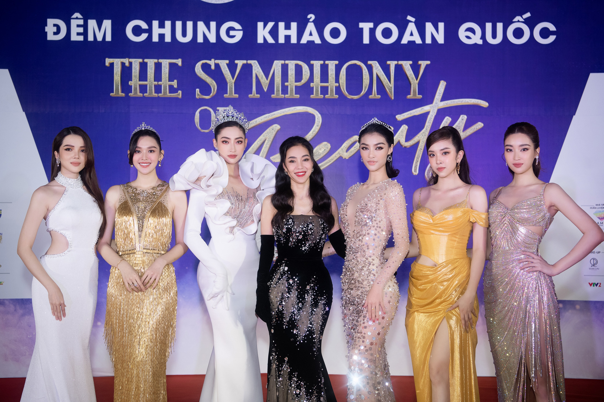 Thảm đỏ chung khảo Miss World Vietnam 2022: Đỗ Mỹ Linh, Đỗ Thị Hà, Lương Thùy Linh... gợi cảm hút mắt - Ảnh 10.