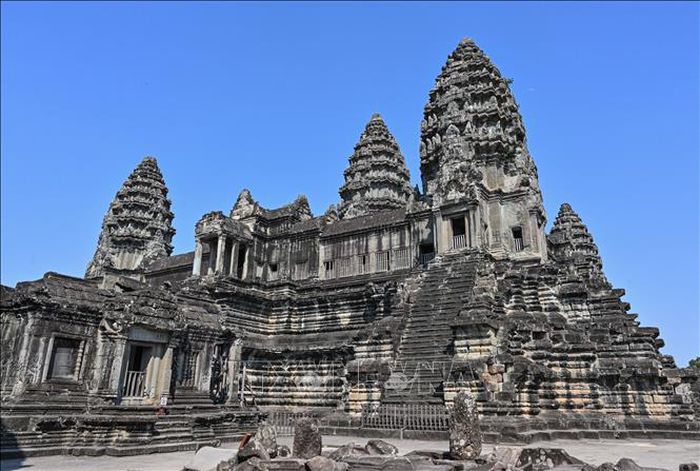 Angkor Wat sau tôn tạo mang đến hy vọng cho ngành du lịch Campuchia - Ảnh 1.