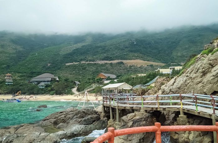 Kỳ Co, bãi biển đẹp bậc nhất Việt Nam - Ảnh 2.