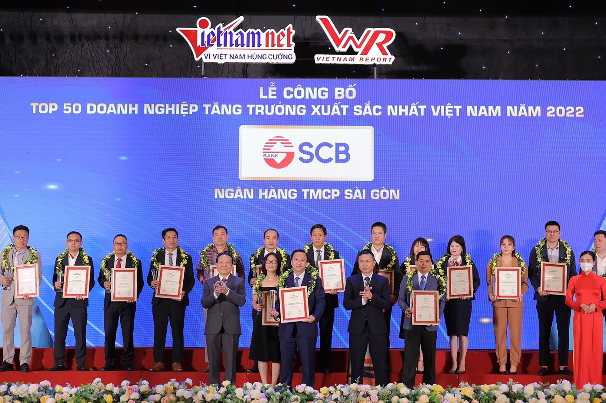 SCB was honored in the top 50 best growth enterprises in Vietnam - Photo 1.