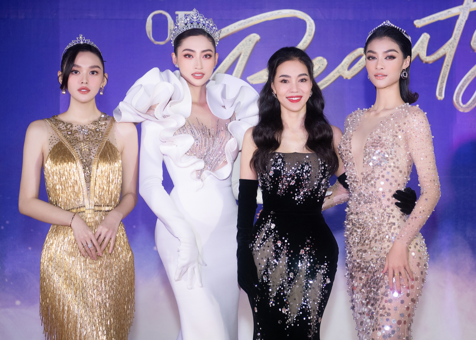 Thảm đỏ chung khảo Miss World Vietnam 2022: Đỗ Mỹ Linh, Đỗ Thị Hà, Lương Thùy Linh... gợi cảm hút mắt - Ảnh 1.