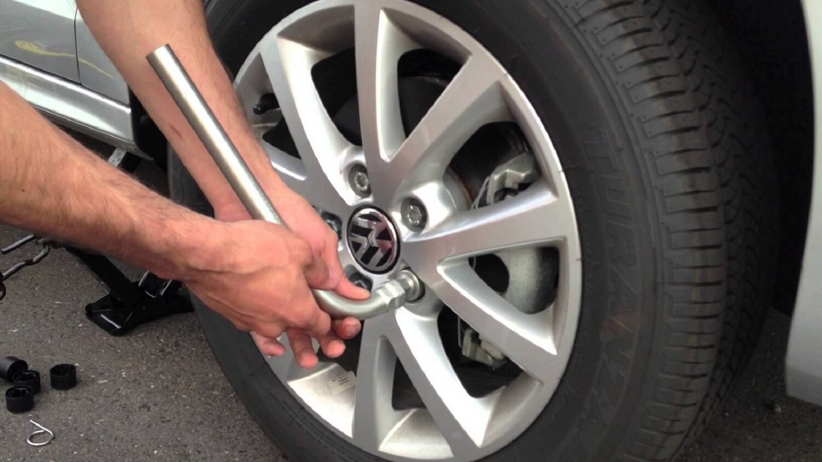 When should car tires be changed?  - Photo 1.