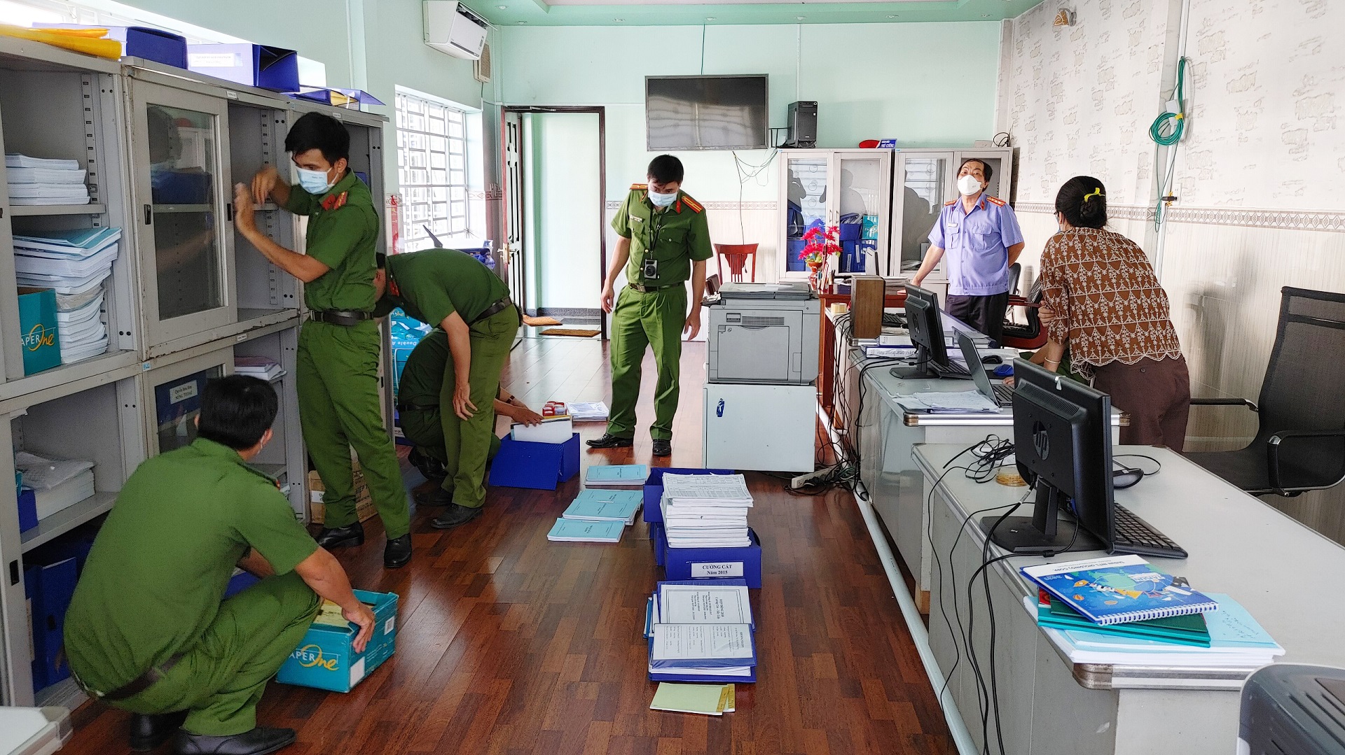 Đại tá Đinh Văn Nơi: Mở rộng điều tra doanh nghiệp, cá nhân có dấu hiệu trốn thuế, làm thất thoát tài sản Nhà nước - Ảnh 3.