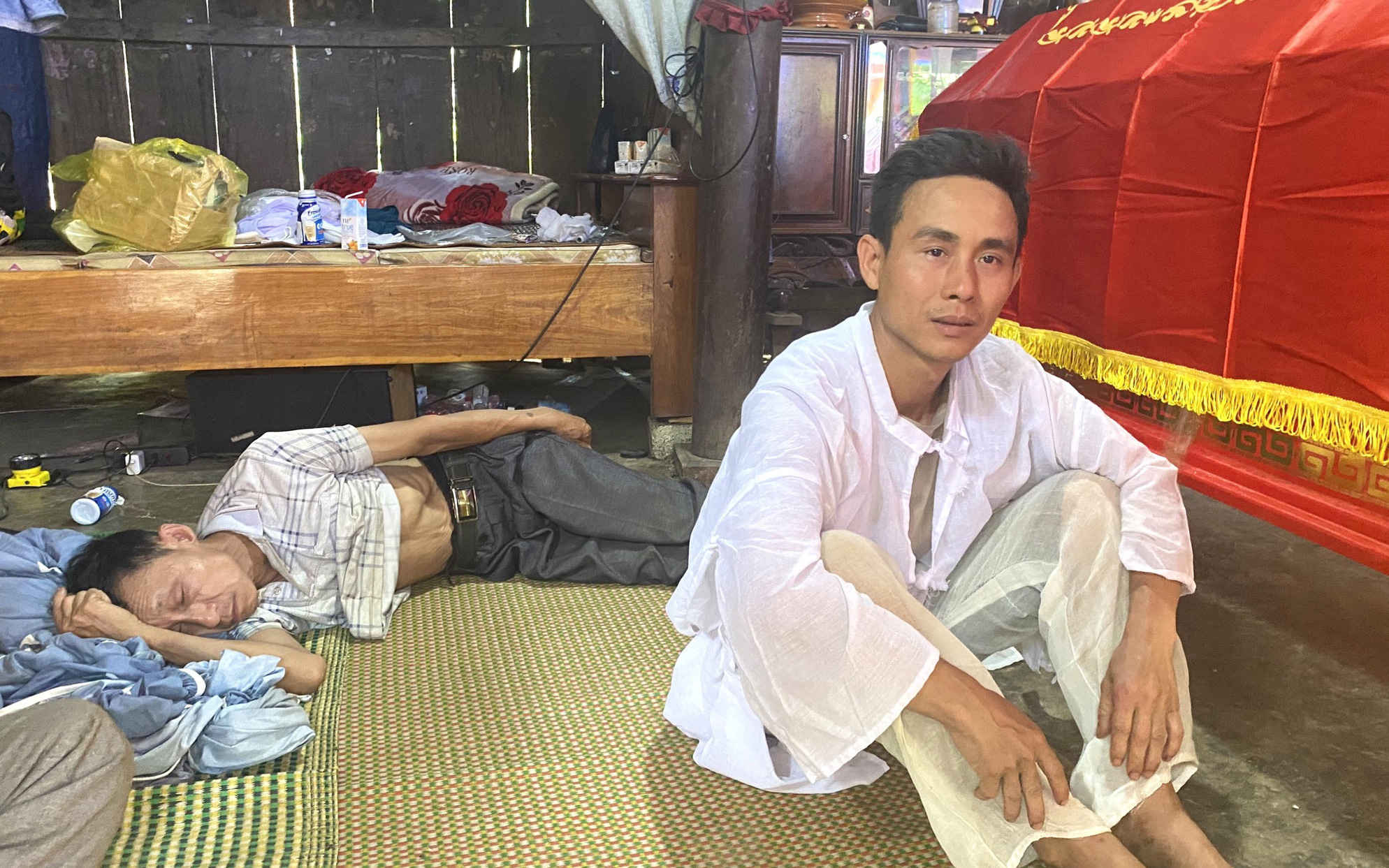 Vụ xe tải lao vào nhà dân ở Quảng Bình: Gia đình nạn nhân có 3 người tử vong rất khó khăn