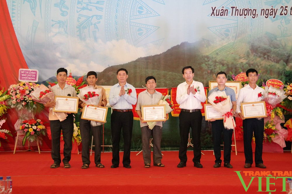Lào Cai: Xuân Thượng đạt chuẩn nông thôn mới; động Tiên Cảnh được công nhận danh thắng cấp tỉnh - Ảnh 5.