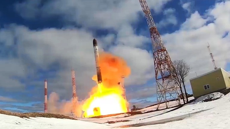 Tên lửa RS-28 Sarmat mới của Nga sẽ có đặc điểm gì đáng chú ý? - Ảnh 1.