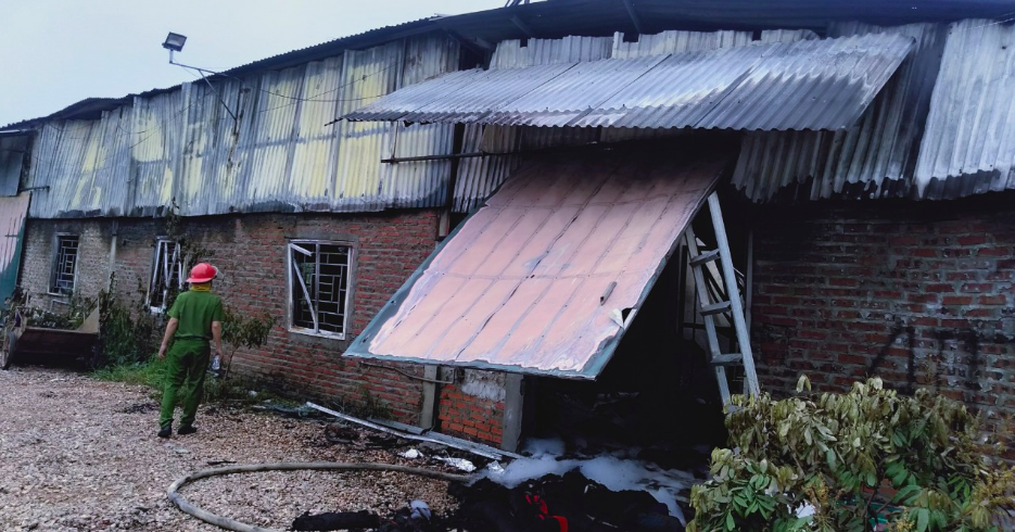 Cháy xưởng may ở Hà Nội, 1 người tử vong