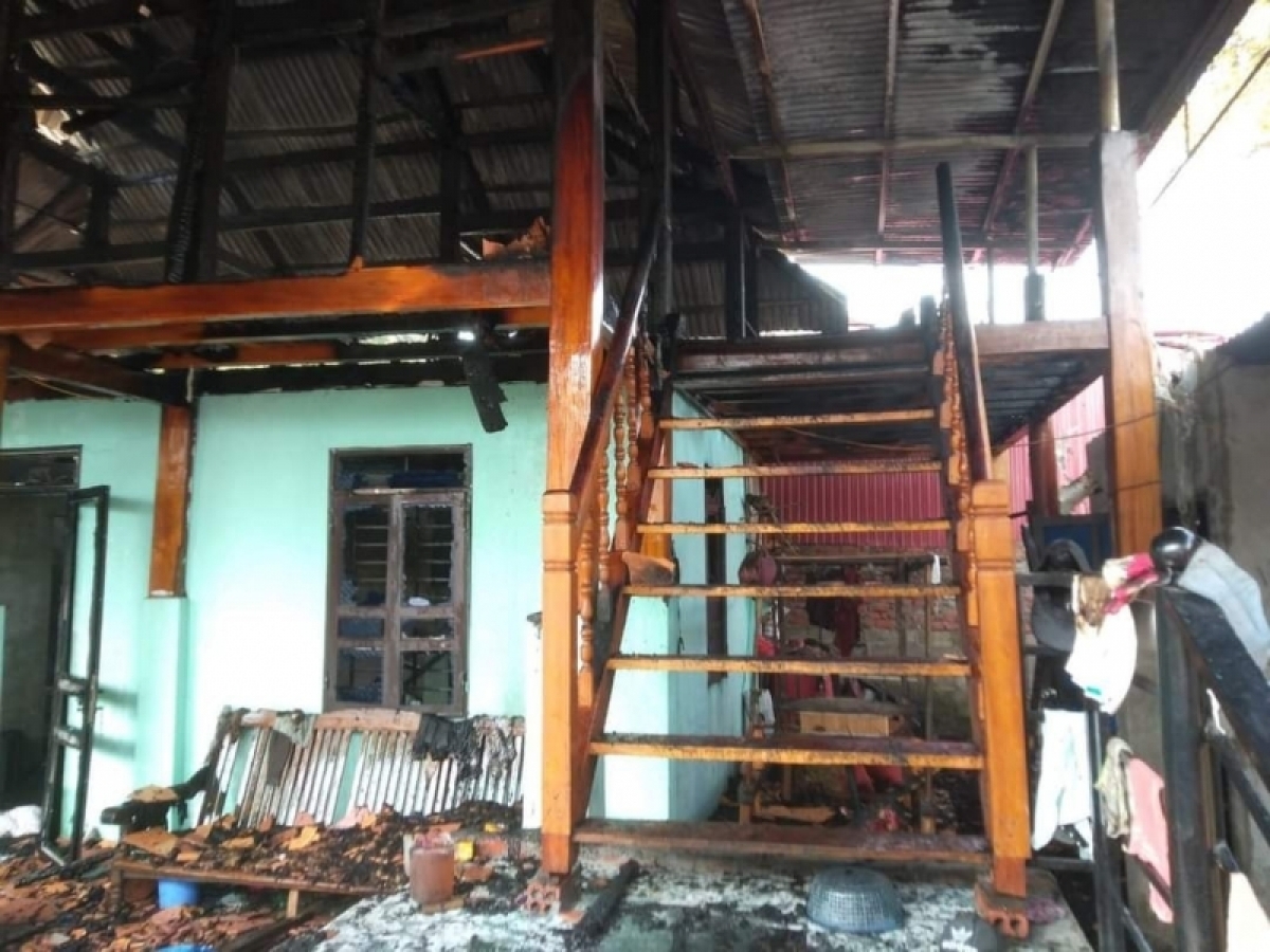 Sơn La: Cháy nhà sàn 2 tầng khiến 1 người tử vong  - Ảnh 1.