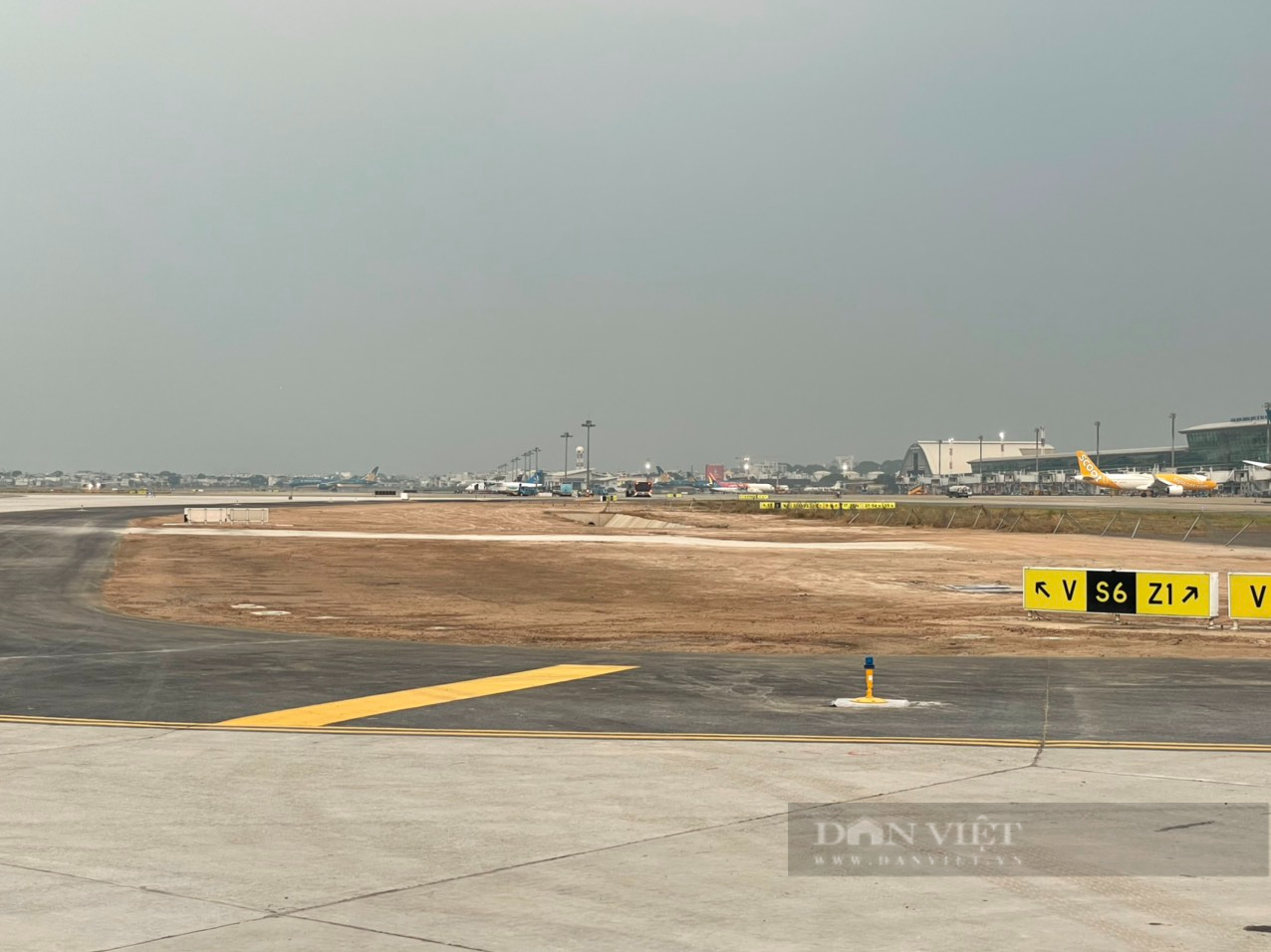 Sân bay Tân Sơn Nhất khai thác đường cất hạ cánh 25R/07L, tăng công suất gấp rưỡi phục vụ khách - Ảnh 1.