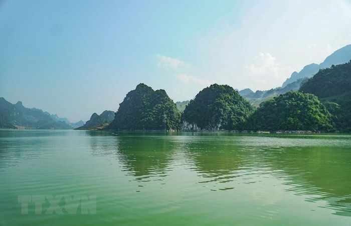 Vẻ đẹp lòng hồ Sông Đà ở huyện vùng cao Tủa Chùa - Ảnh 11.