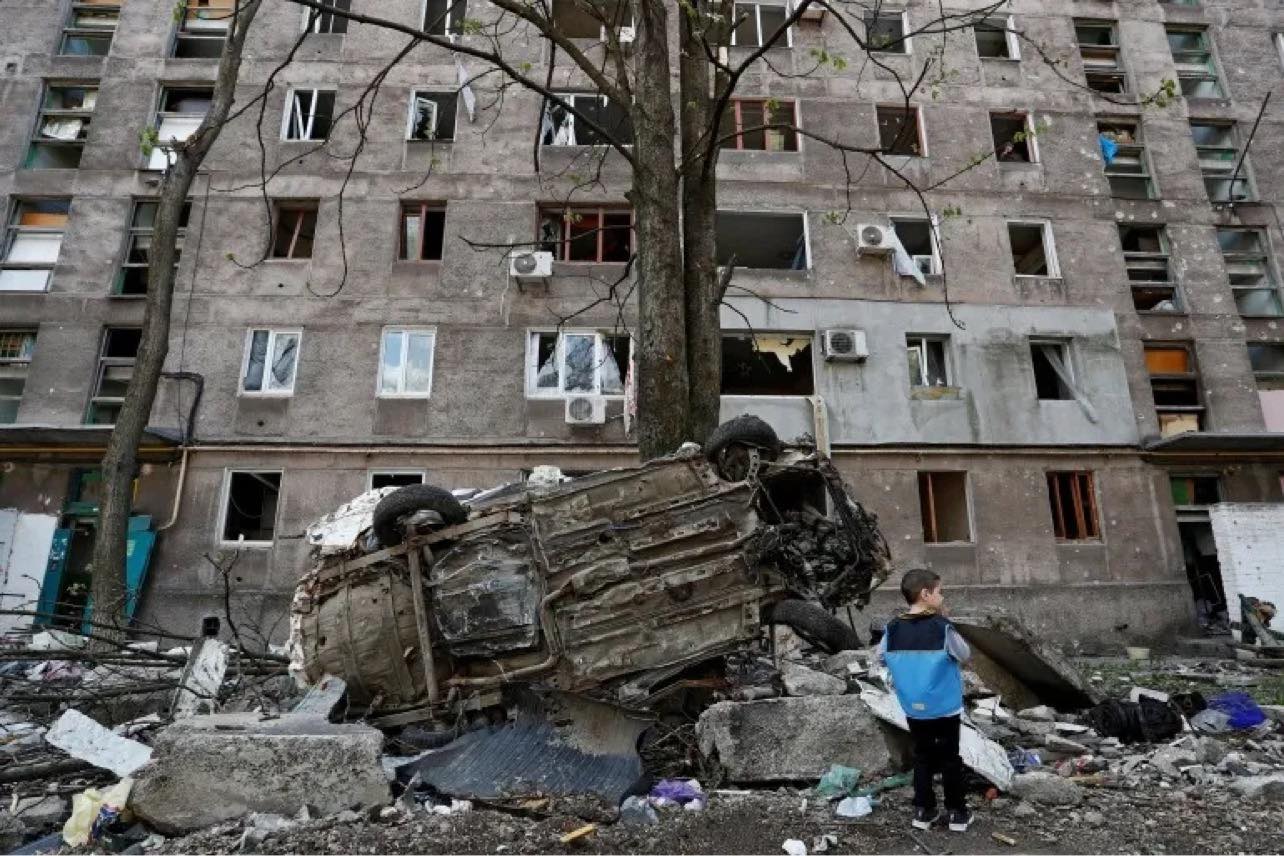 Chiến sự Ukraine: Nga kiểm soát &quot;đầu não&quot; Kherson, Ukraine đề xuất &quot;3 bước Mariupol&quot;, một ngôi làng của Nga bị pháo kích - Ảnh 2.