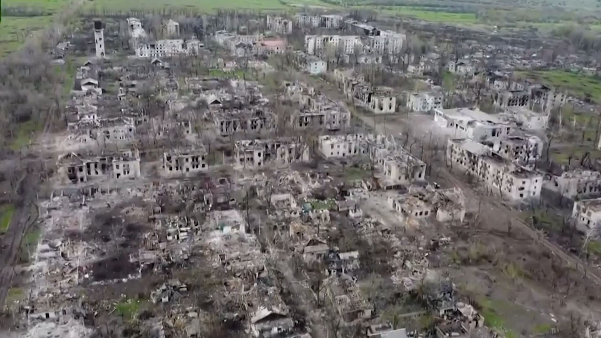Chiến sự Ukraine: Nga kiểm soát &quot;đầu não&quot; Kherson, Ukraine đề xuất &quot;3 bước Mariupol&quot;, một ngôi làng của Nga bị pháo kích - Ảnh 1.