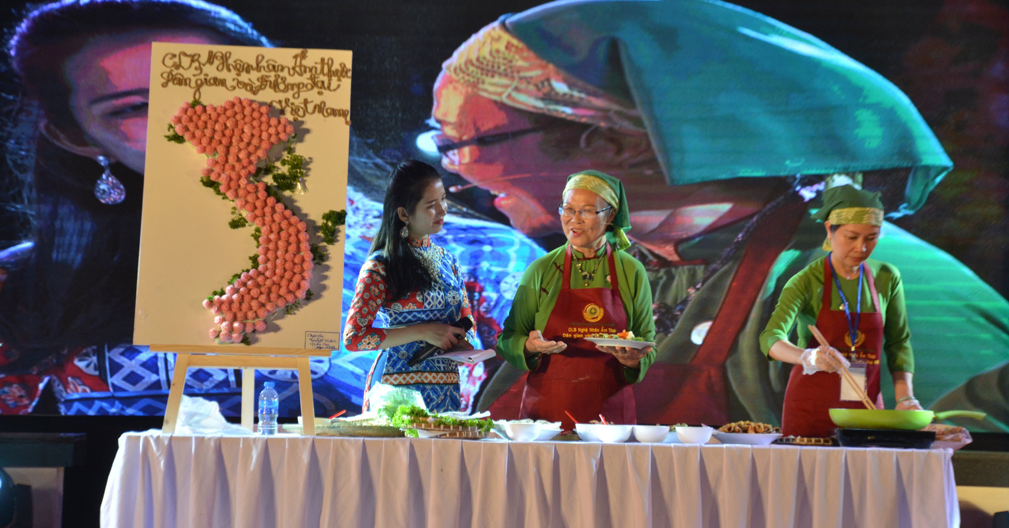 Famous culinary artists from different regions return to Hue to prepare dishes to serve tourists on the occasion of April 30