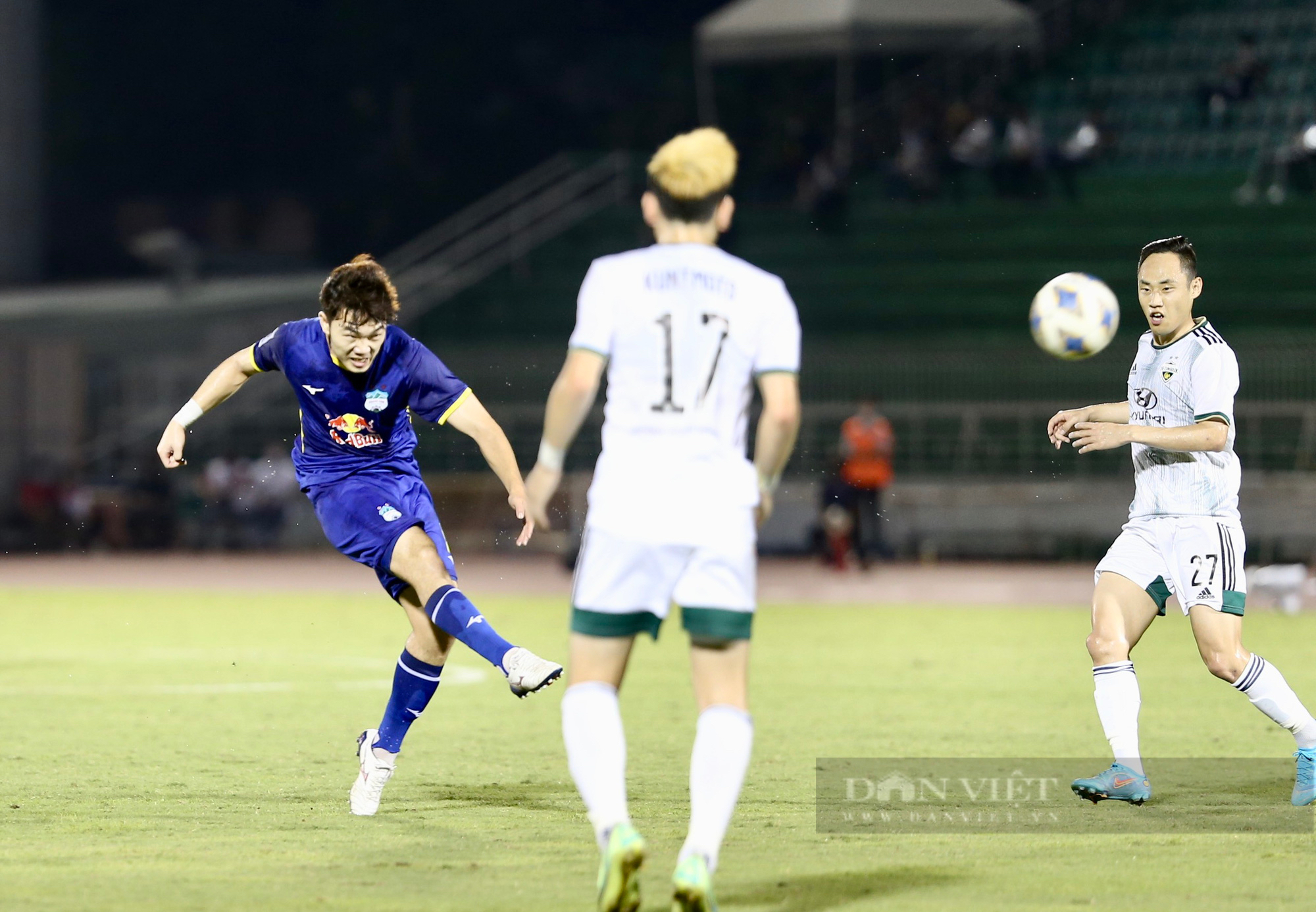 Cong Phuong's wife celebrates when Van Toan scores - Photo 7.