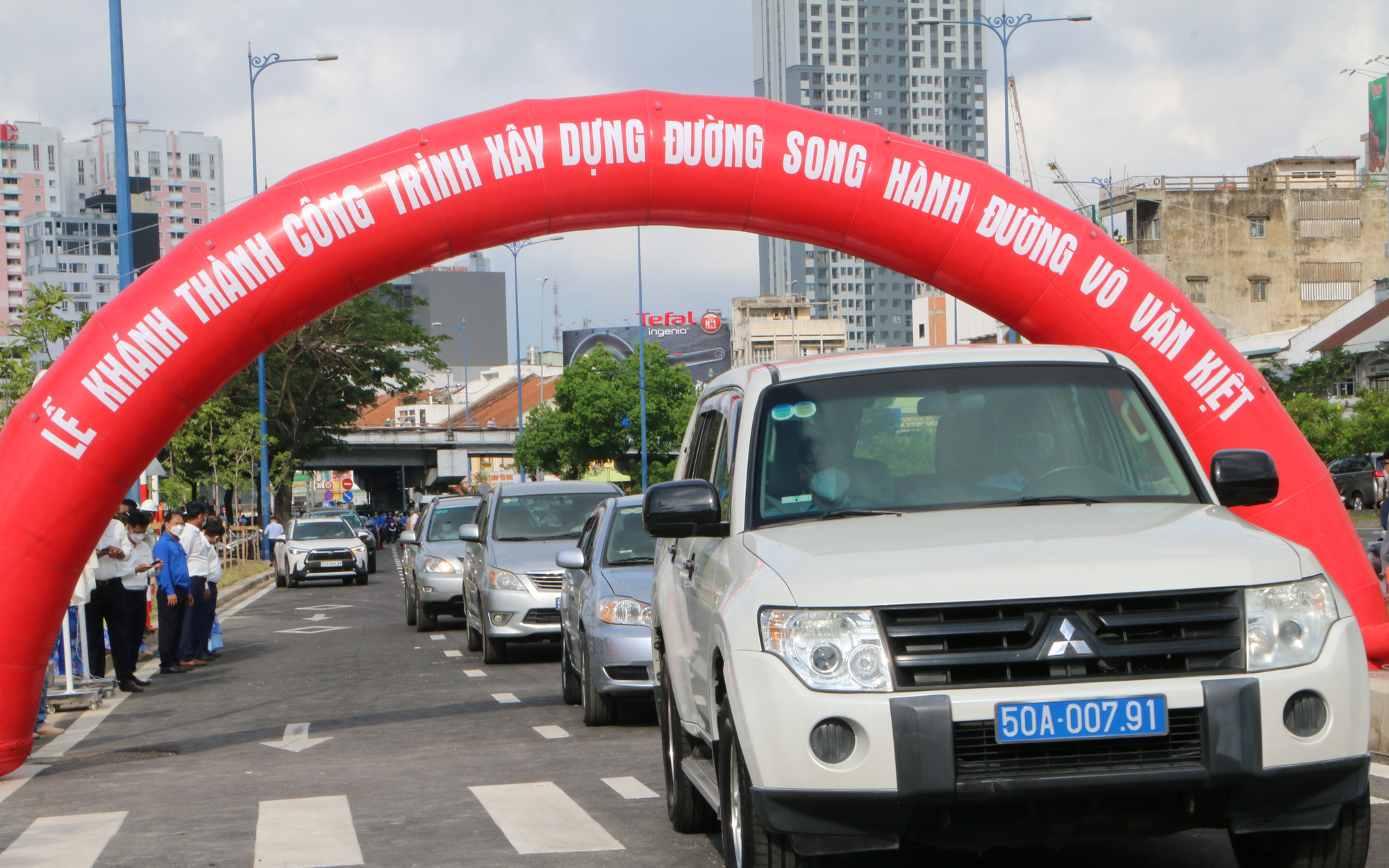 Đường song hành đại lộ Võ Văn Kiệt thông xe: Giải quyết ùn ứ, mất an toàn giao thông 