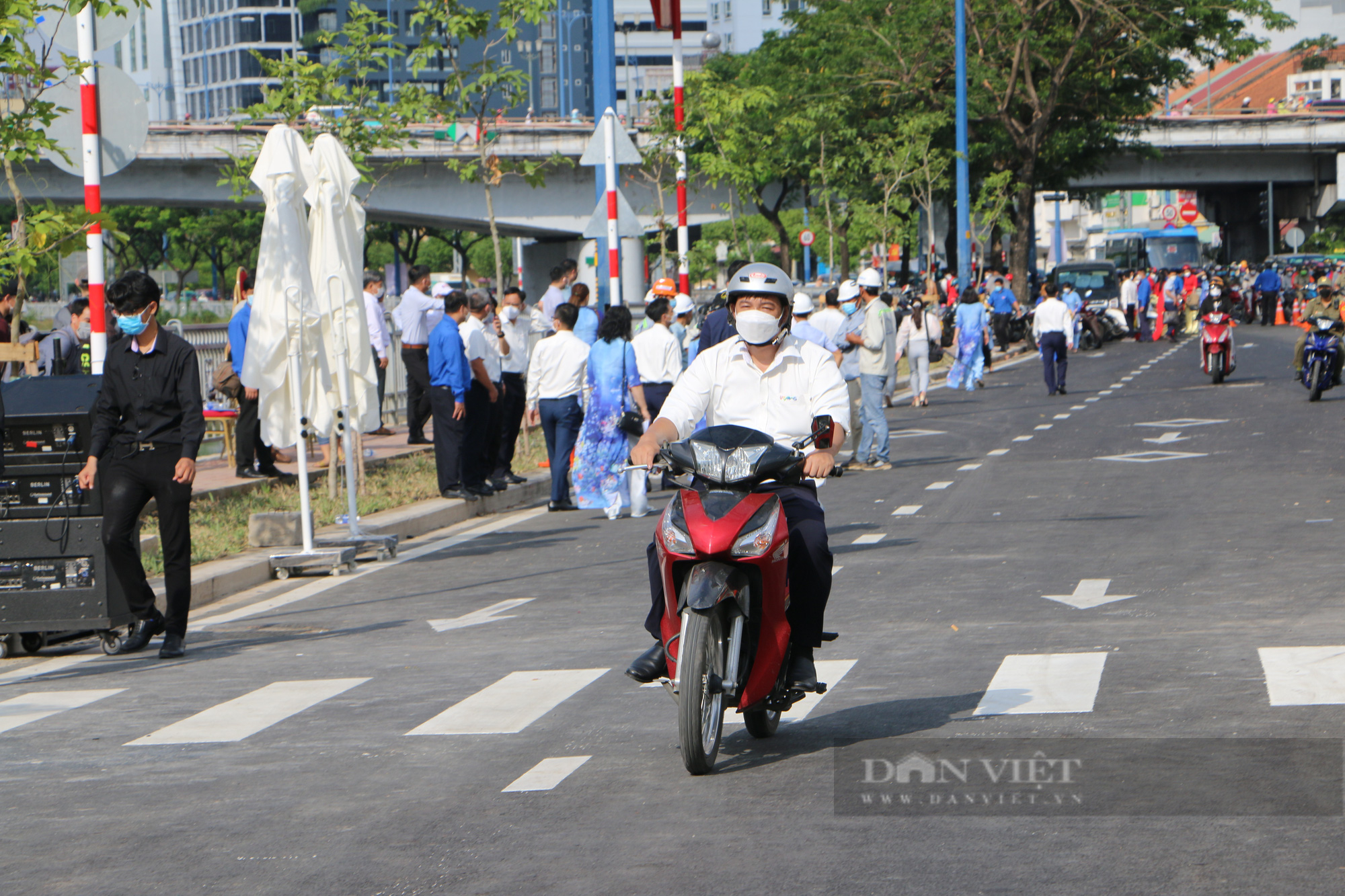 Đường song hành đại lộ Võ Văn Kiệt thông xe: Giải quyết ùn ứ, mất an toàn giao thông  - Ảnh 4.