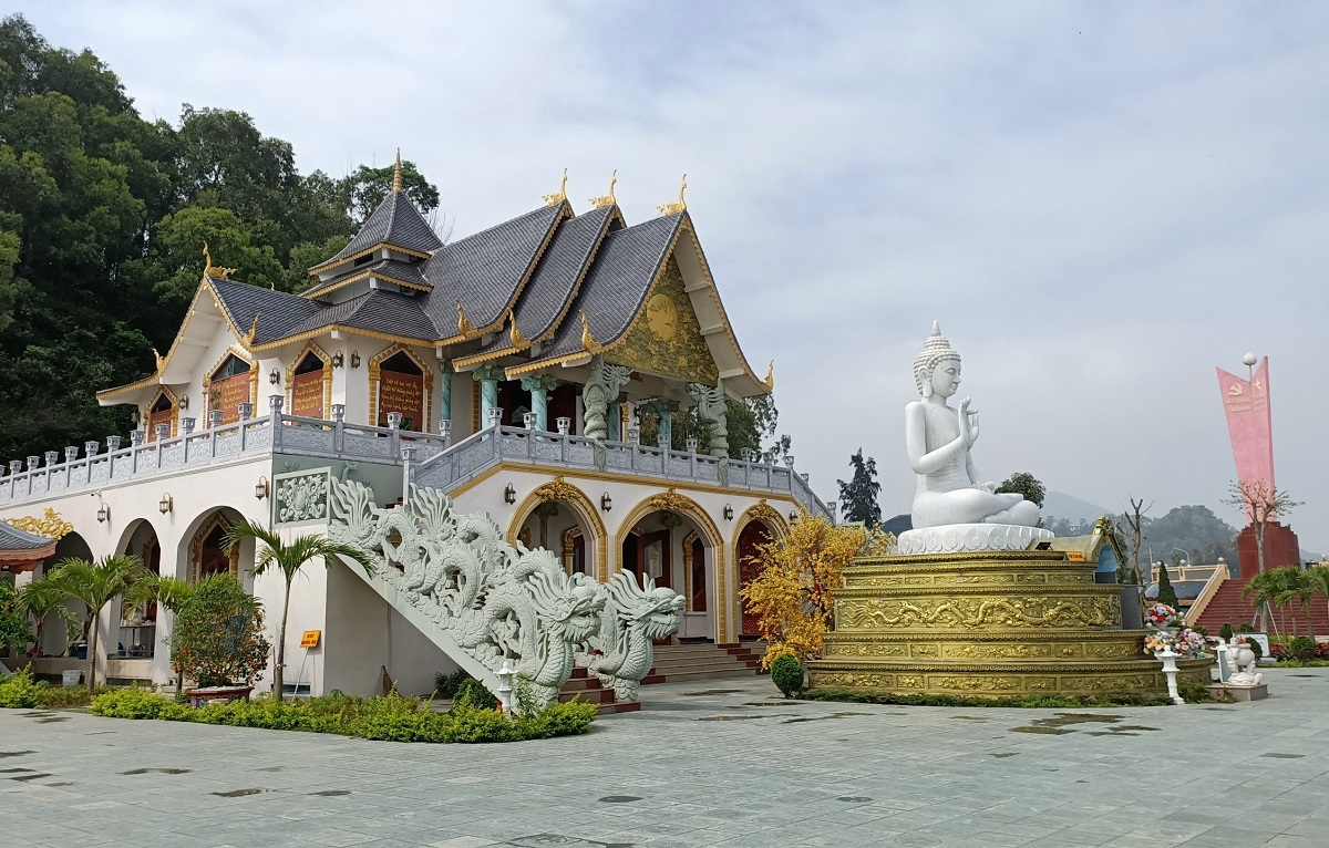 Ngôi chùa có kiến trúc độc, lạ, hút khách du lịch nơi cửa biển Thanh Hóa - Ảnh 5.