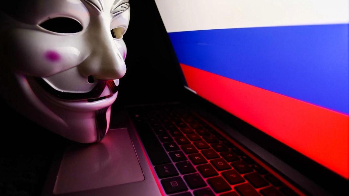 The hacker group posted on Twitter that they had collected and exposed more than 1 million emails from ALET, a Russian customs broker for fuel and energy companies.  Photo: @AFP.