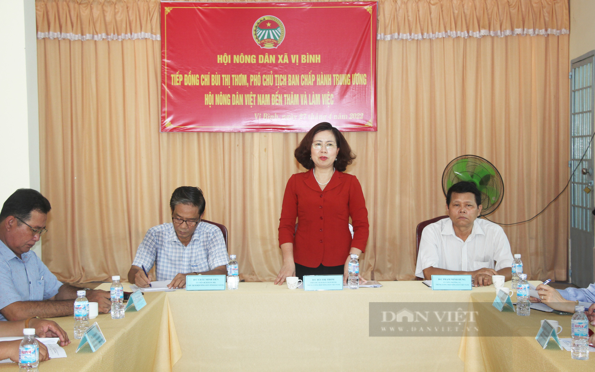 Phó Chủ tịch Hội NDVN Bùi Thị Thơm: Cần quan tâm hơn đến câu chuyện tiêu thụ nông sản cho nông dân Hậu Giang - Ảnh 4.