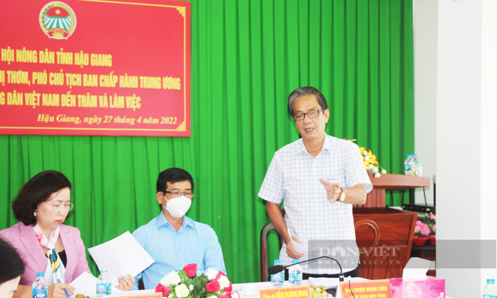 Phó Chủ tịch Hội NDVN Bùi Thị Thơm làm việc tại Hậu Giang: Cần quan tâm hơn đến tiêu thụ nông sản cho nông dân- Ảnh 2.