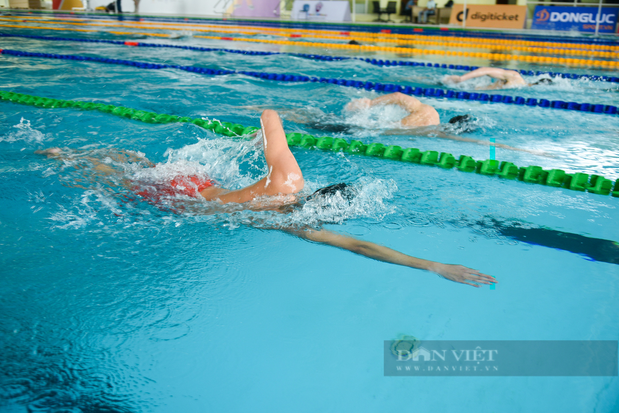 Các kình ngư căng mình luyện tập trên đường đua xanh, sẵn sàng &quot;săn vàng&quot; tại SEA Games 31 - Ảnh 10.