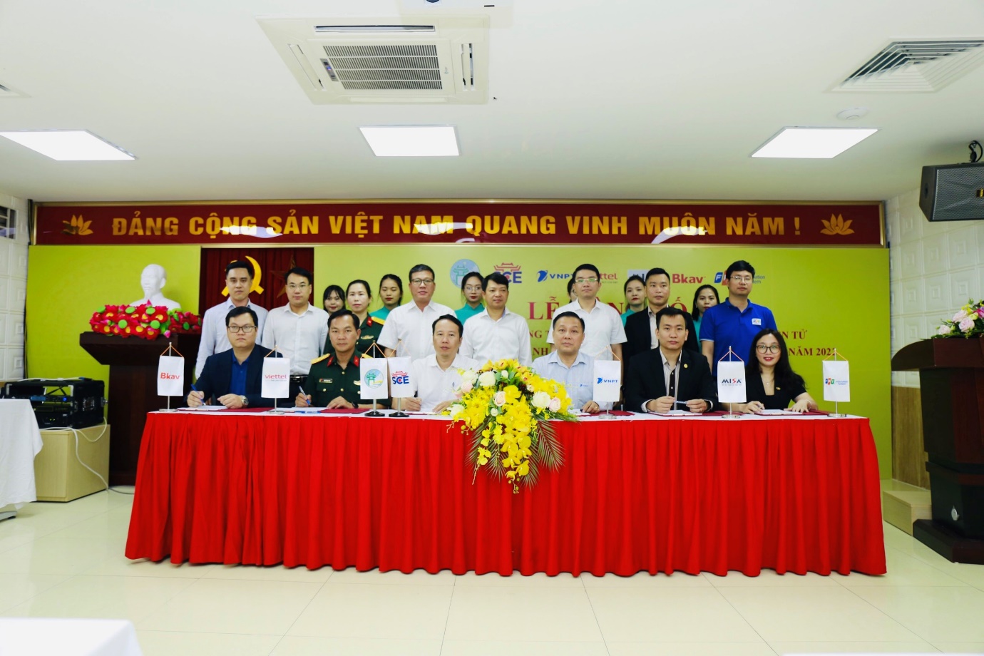 Hanoi: Free 1 year digital signature and 500 e-invoices for newly established businesses in 2022 - Photo 2.