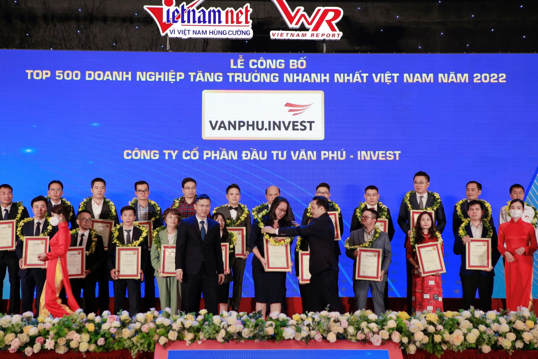 Văn Phú – Invest tiếp tục nằm trong Top 500 Doanh nghiệp tăng trưởng nhanh nhất Việt Nam - Ảnh 1.