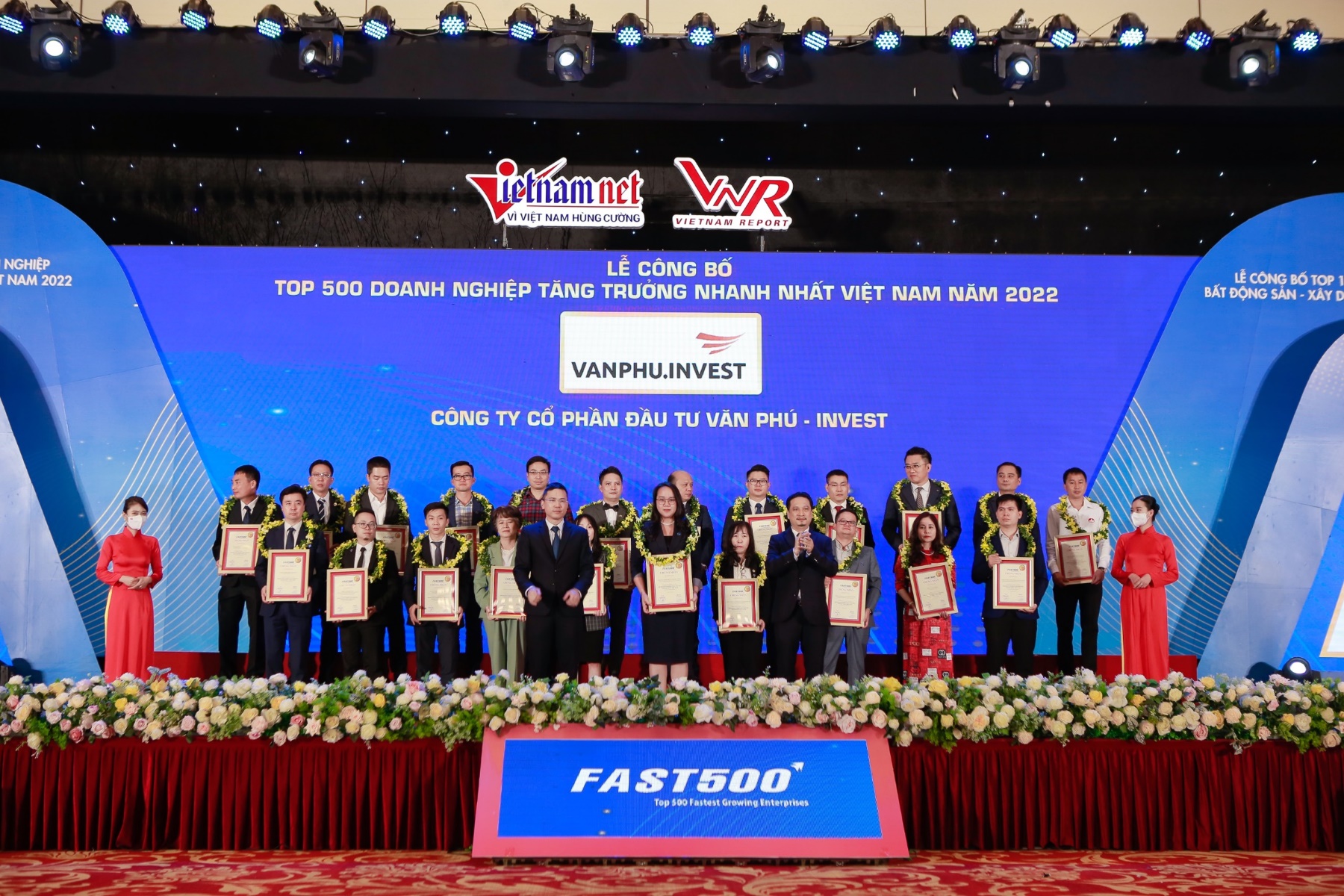 Văn Phú - Invest tiếp tục lọt Top 500 doanh nghiệp tăng trưởng nhanh nhất Việt Nam - Ảnh 2.