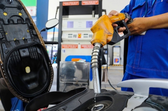 Giá xăng dầu hôm nay 13/5: Dầu thô tăng mạnh, nên giảm thêm thuế để hạ giá xăng dầu? - Ảnh 2.