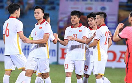 Why does Coach Park Hang-seo constantly add players to U23 Vietnam?