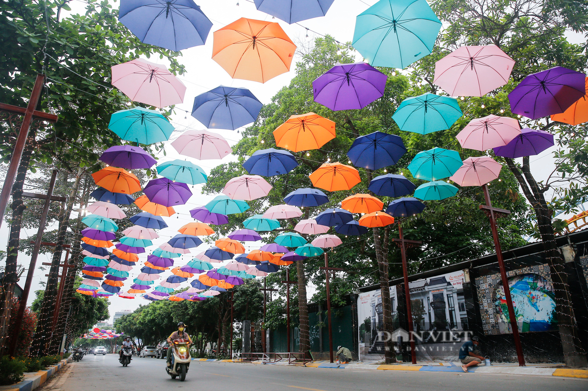 Phố đi bộ Trịnh Công Sơn lung linh trước ngày đón khách dịp lễ 30/4 - Ảnh 1.