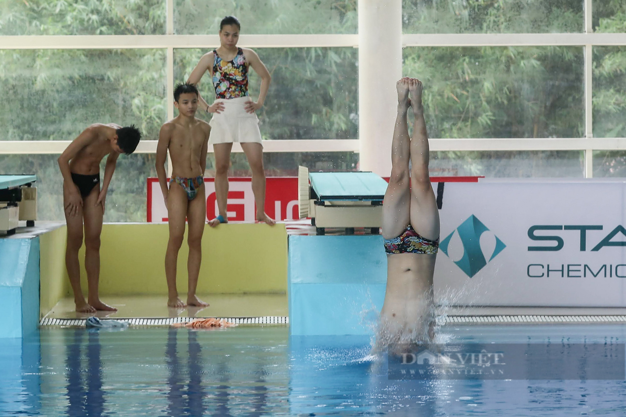 Tận mắt ngắm Đội nhảy cầu Việt Nam luyện tập chuẩn bị cho SEA Games 31 - Ảnh 6.