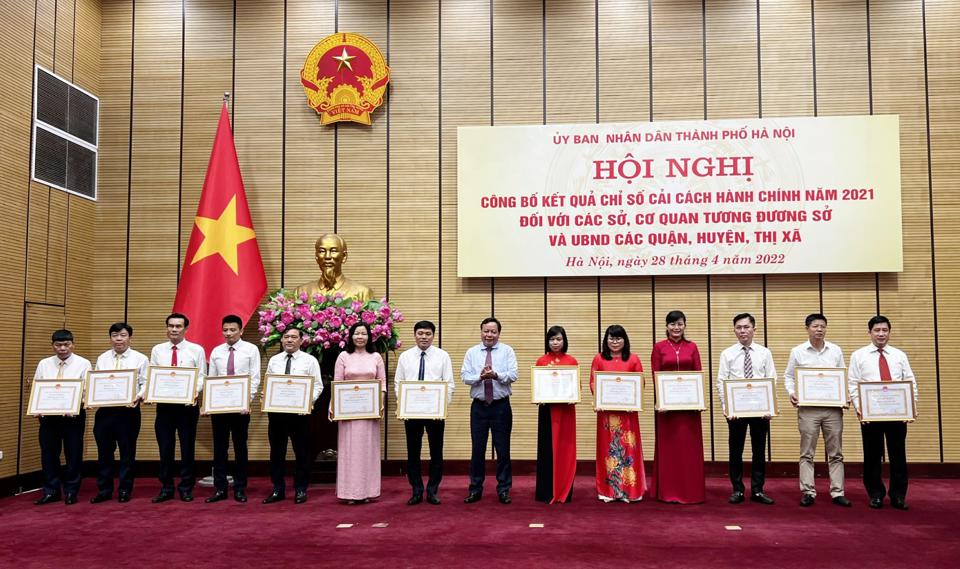Hà Nội: Sở Tài nguyên và Môi trường và huyện Thường Tín xếp cuối bảng cải cách hành chính - Ảnh 2.