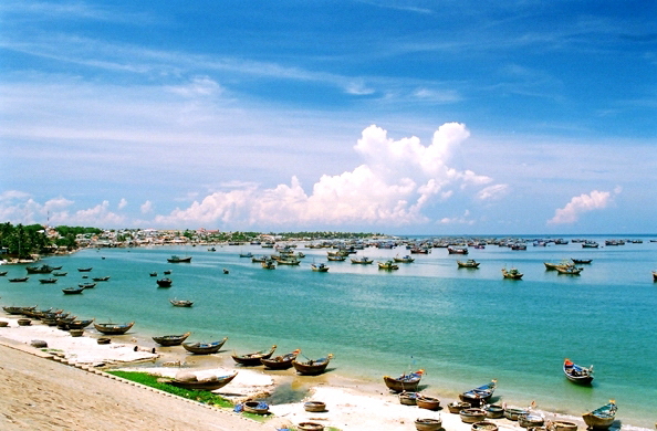 Bình Thuận: Khách sạn và resort ở Mũi Né gần kín phóng trước ngày 30/4 - Ảnh 5.