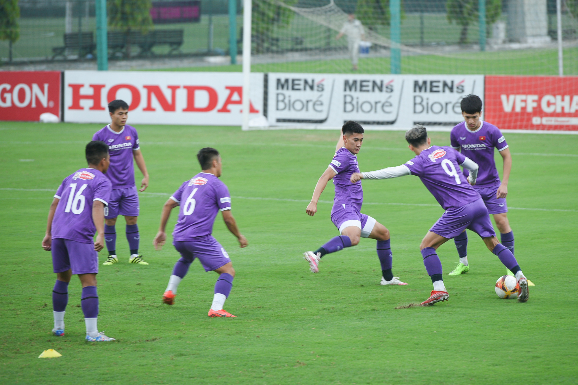 Tiền đạo U23 Việt Nam Lê Xuân Tú &quot;bật mí&quot; điểm mạnh cạnh tranh suất dự SEA Games 31 - Ảnh 4.