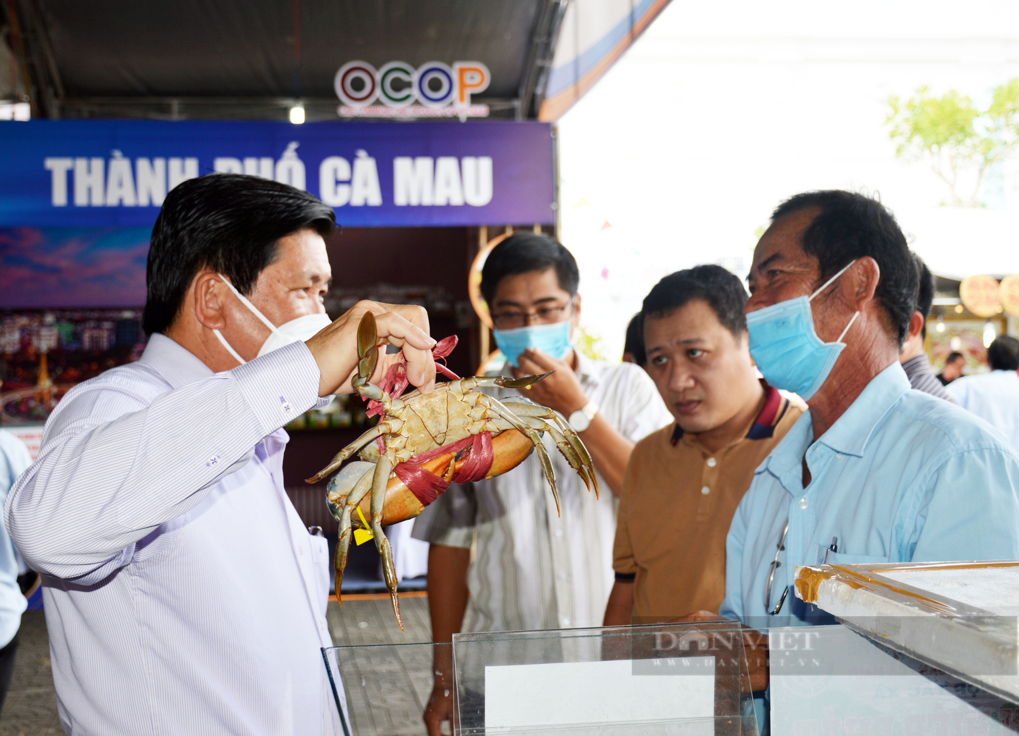 La liệt đặc sản Cà Mau tại ngày hội về sản phẩm OCOP lớn nhất tỉnh - Ảnh 11.