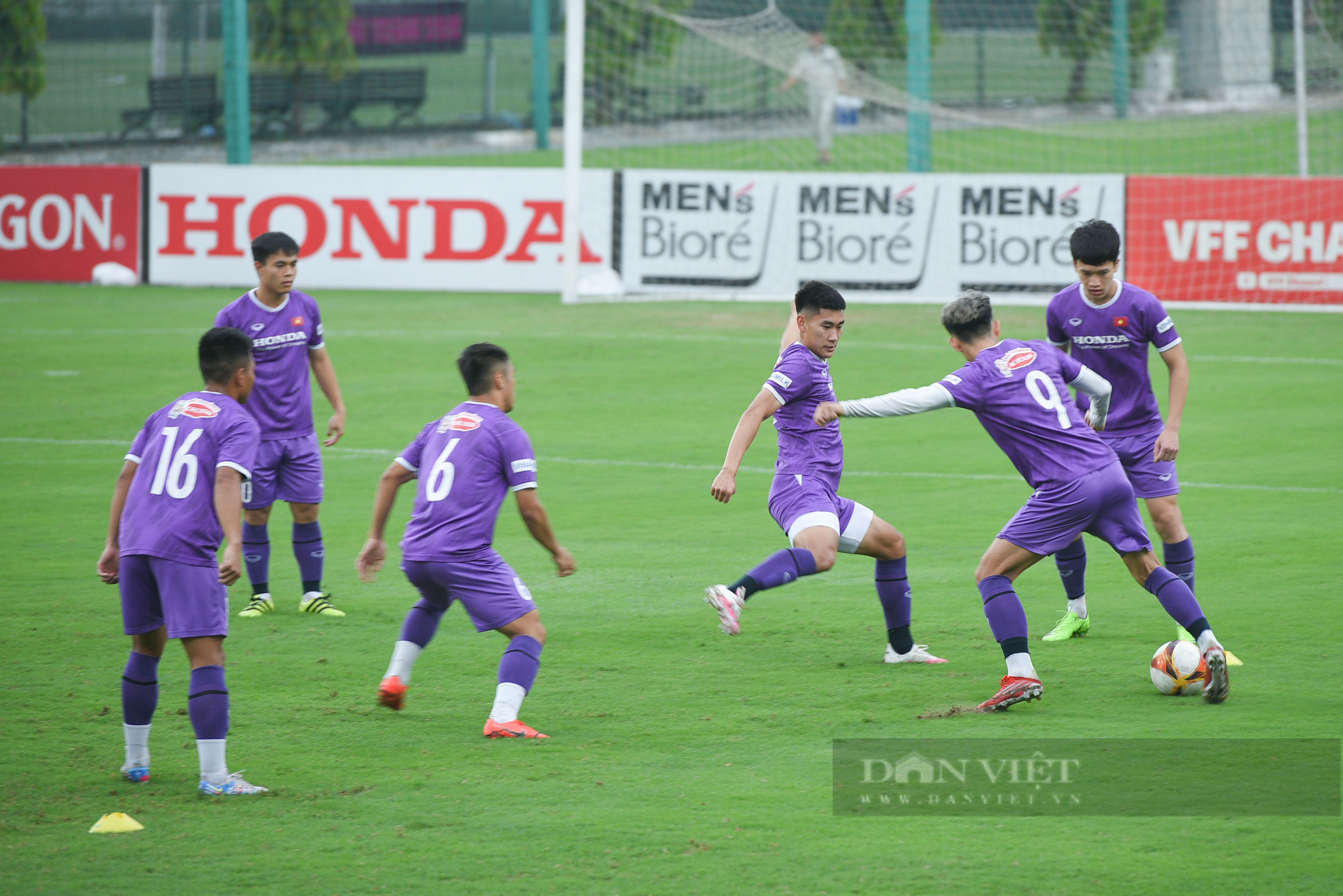 U23 Việt Nam tập trung cao độ cho SEA Games 31 - Ảnh 6.