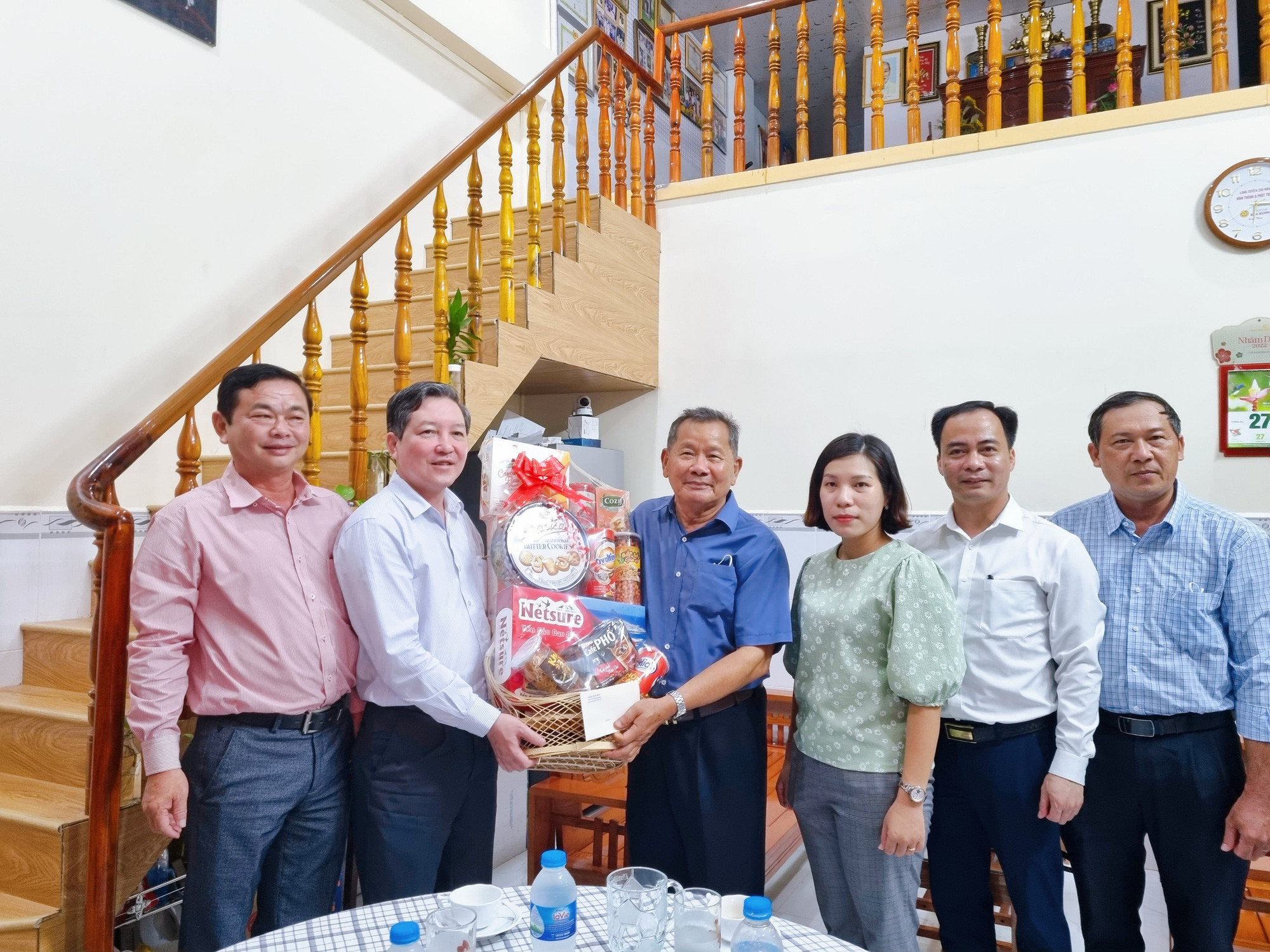 Chủ tịch Hội NDVN Lương Quốc Đoàn thăm, tặng quà gia đình chính sách, hộ nghèo tại An Giang - Ảnh 1.
