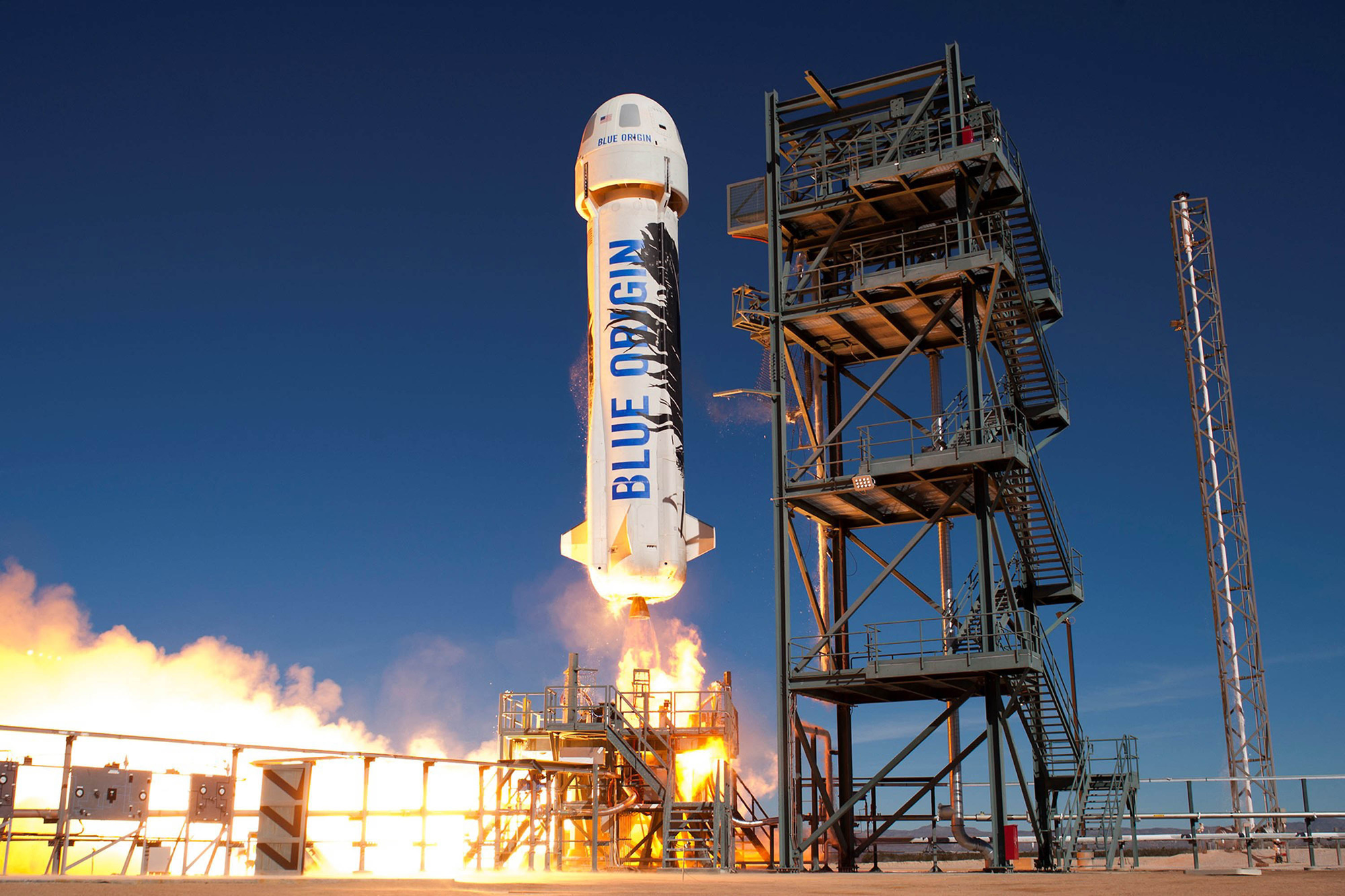 Ông Bezos thành lập Blue Origin vào năm 2000 - hai năm trước khi Elon Musk thành lập Công ty Công nghệ Khám phá Không gian, hay còn được gọi là SpaceX. Ảnh: @AFP.