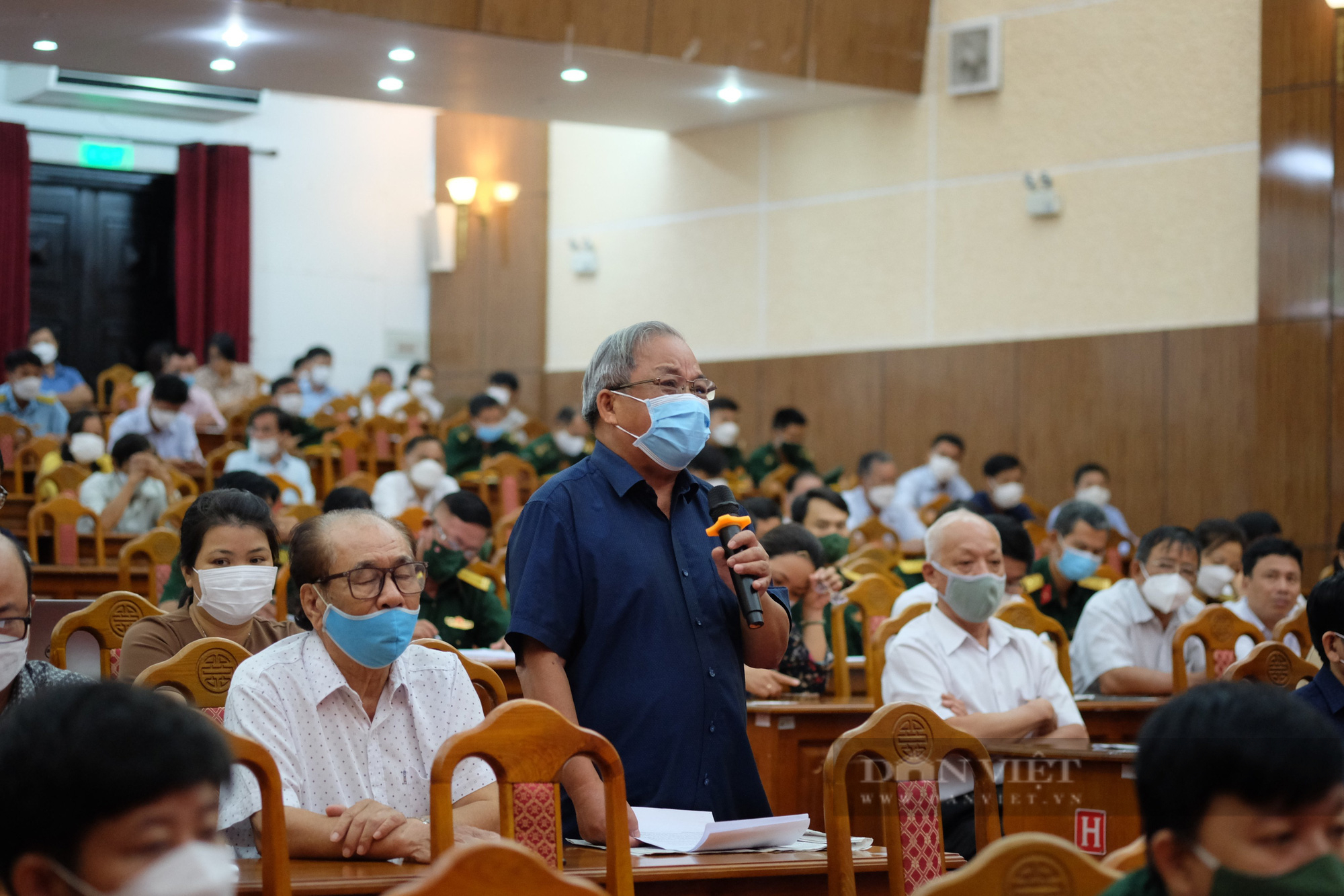 Đà Nẵng: Nóng vấn đề tham nhũng tại buổi tiếp xúc cử tri - Ảnh 1.