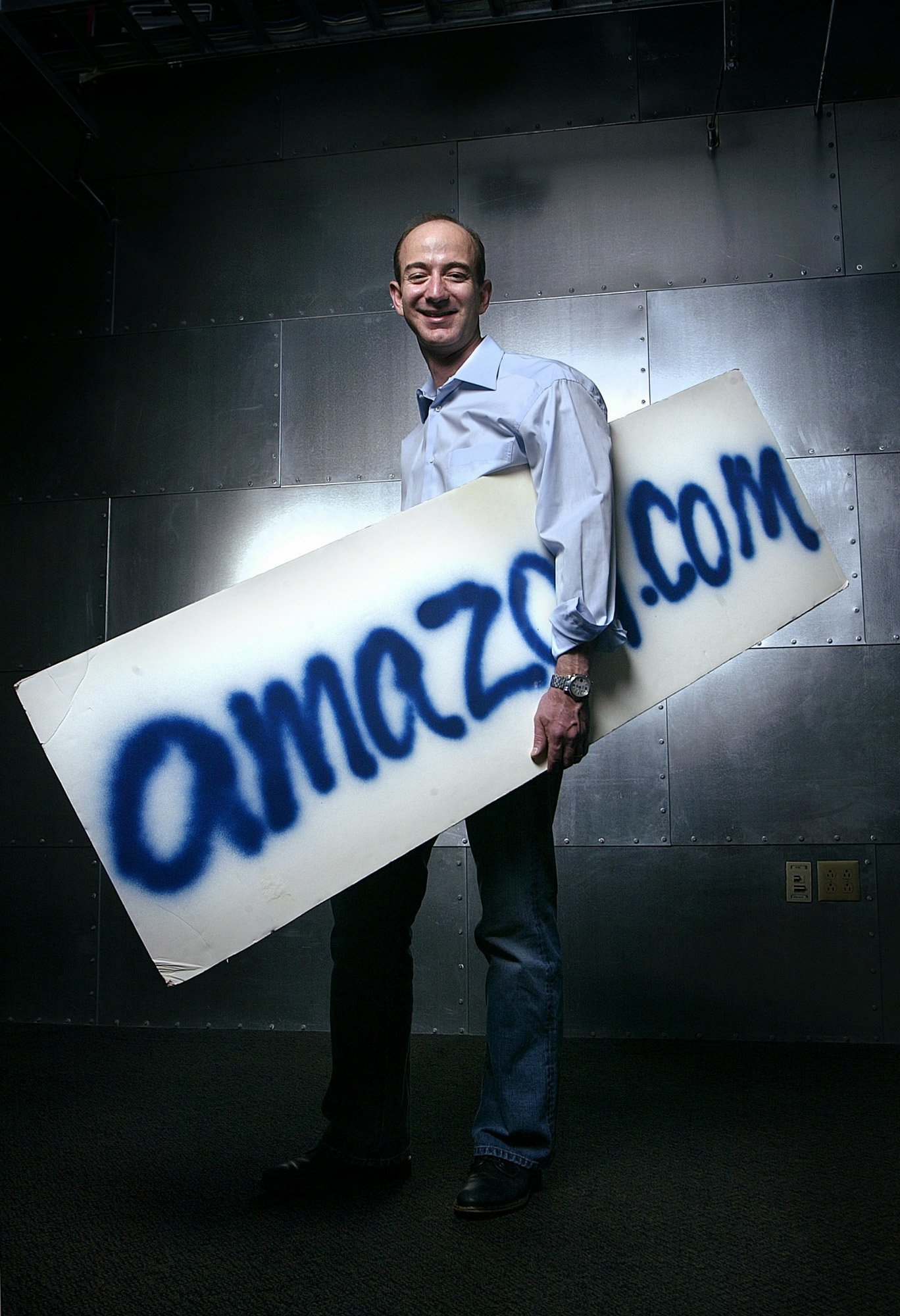 When Amazon was founded on July 5, 1994, as a book-only website, founder Jeff Bezos had a vision of the company's explosive growth and domination of e-commerce.  Photo: @AFP.