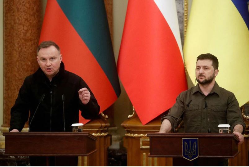 Giám đốc gián điệp Nga cáo buộc Mỹ, Ba Lan âm mưu chia cắt Ukraine - Ảnh 1.