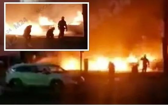 Nổ ô tô hàng loạt ở Moscow, người dân hoảng hồn trước "biển lửa"
