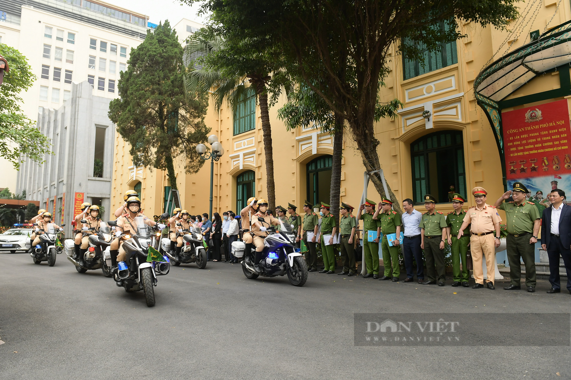 Hanoi Municipal Police march out to ensure total security at Sea Games 31 - Photo 5.