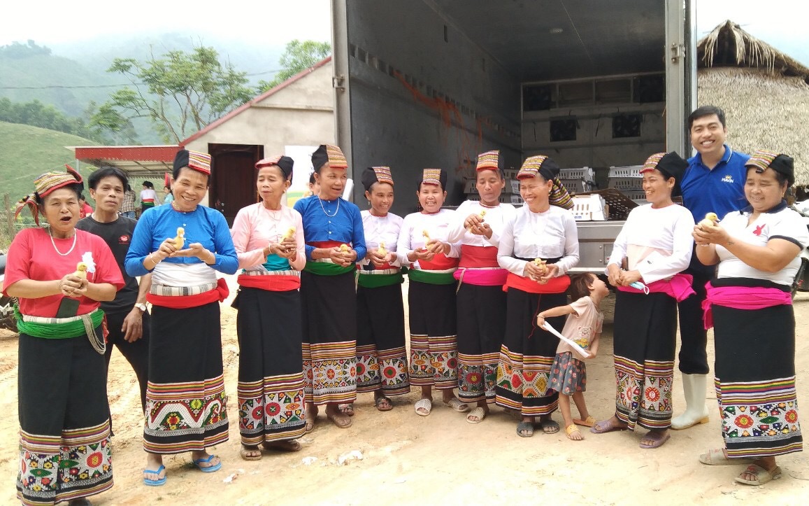 Mavin và World Vision Việt Nam tài trợ 12.000 vịt giống cho người nghèo dân tộc thiểu số tại Thanh Hóa