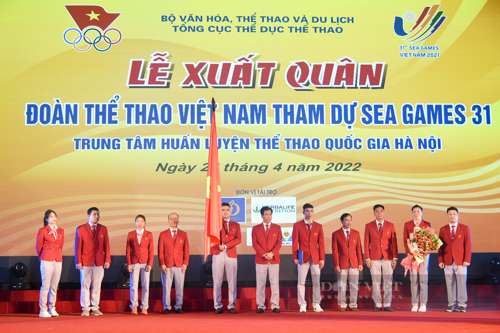 Đoàn thể thao Việt Nam mục tiêu mang 140 huy chương vàng trong lễ xuất quân tham dự SEA Games 31 - Ảnh 1.