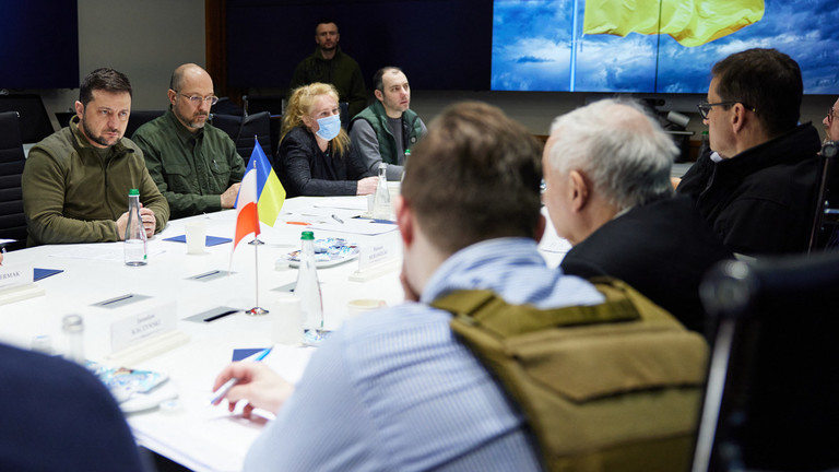 Hé lộ khoản viện trợ quân sự khổng lồ của Ba Lan cho Ukraine - Ảnh 1.