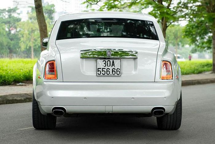 Rolls-Royce Phantom biển khủng, giới hạn 100 chiếc tại Hà Nội - Ảnh 9.